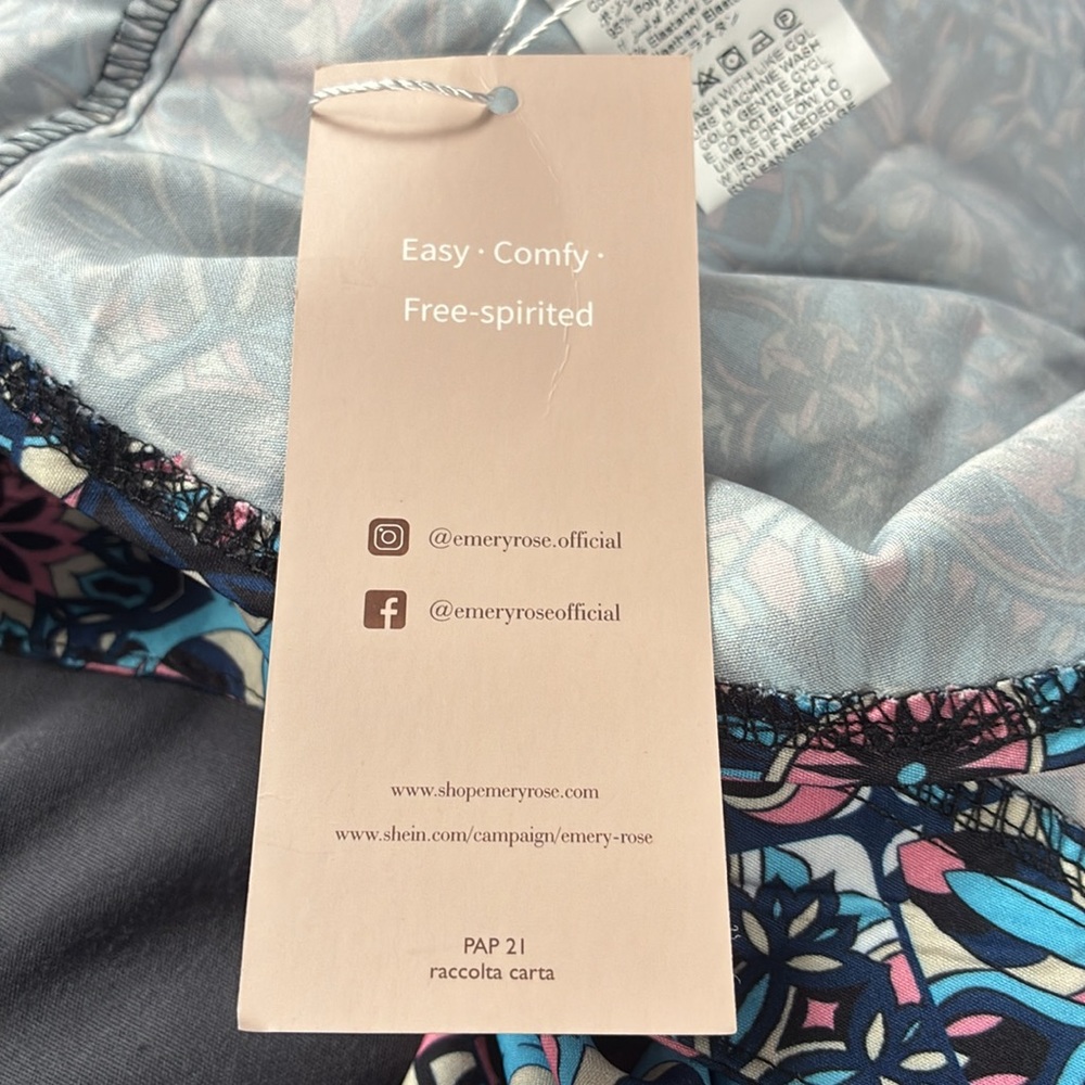 EMERY ROSE XXL TOP - Picture 11 of 12